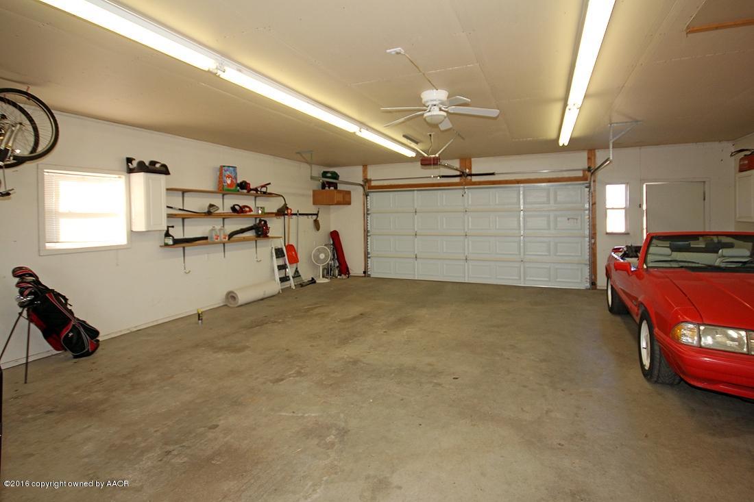 4213 Farmers Avenue Amarillo, TX 79110 - Photo 21 of 24 a view of garage