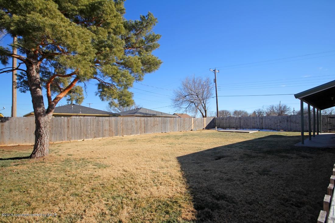 4213 Farmers Avenue Amarillo, TX 79110 - Photo 24 of 24 a view of a backyard of the house