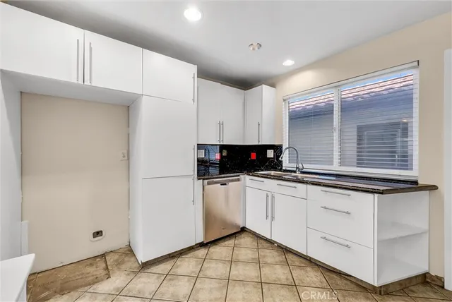 $380,000 | 1077 South Santo Antonio Drive, Unit 39, Colton, CA 92324