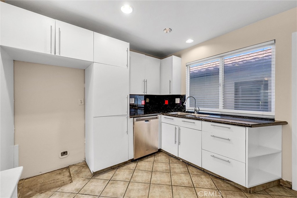 1077 South Santo Antonio Drive, Unit 39 Colton, CA 92324 - Photo 13 of 29