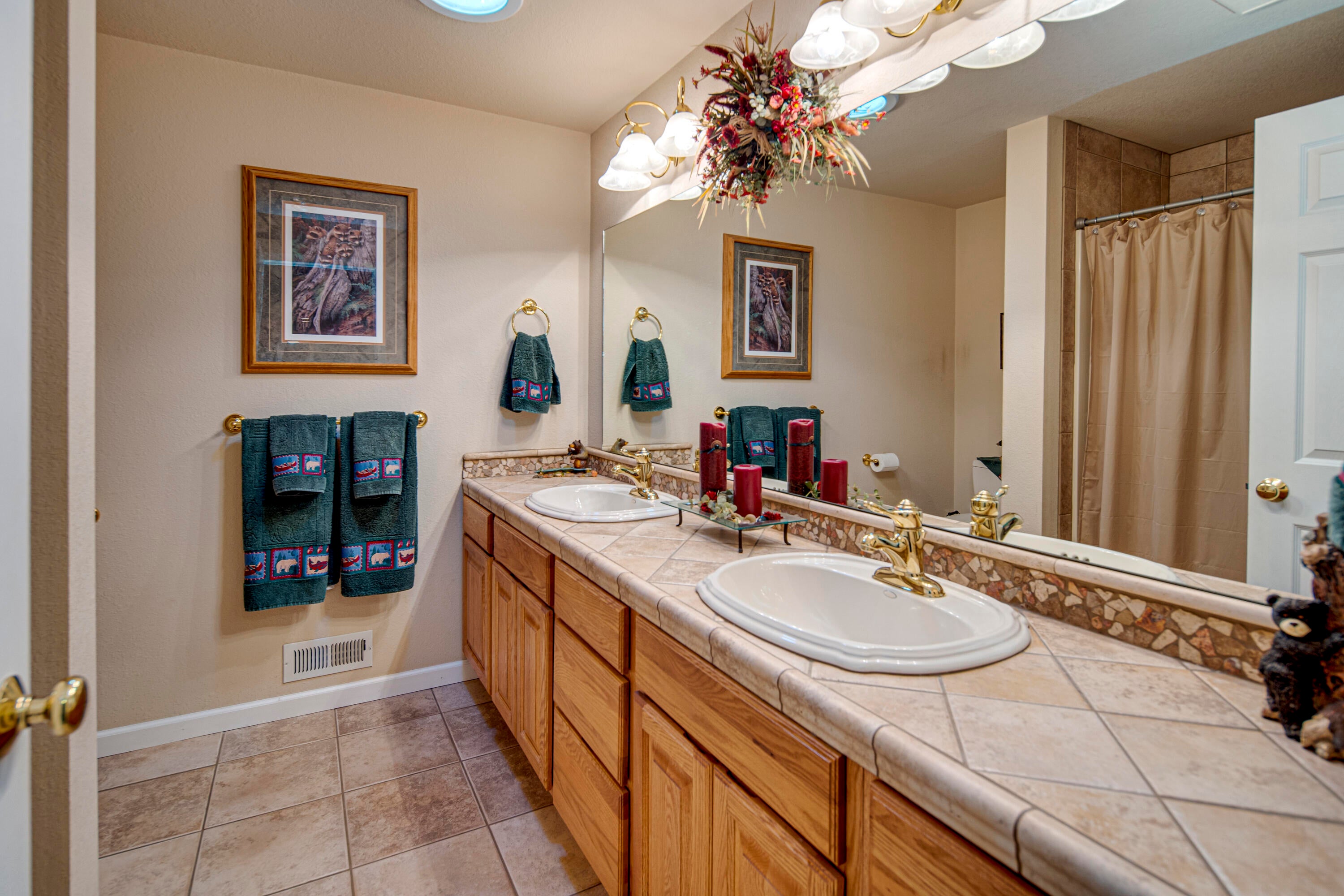 22075 Bear Creek Road Bend, OR 97701 - Photo 26 of 95 22075-479