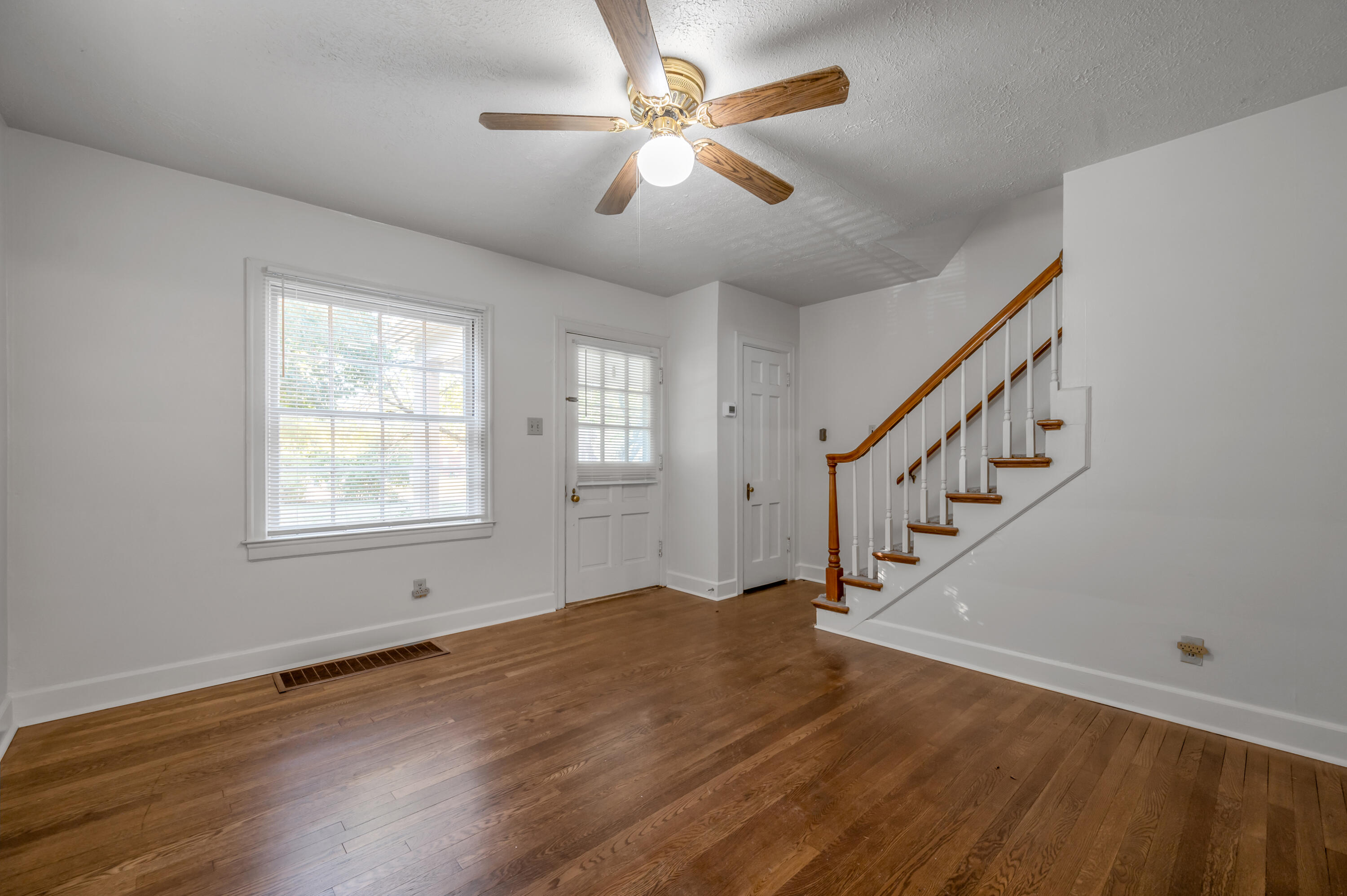 1574 Elizabeth Street Lexington, KY 40503 - Photo 6 of 29 TDB_3726