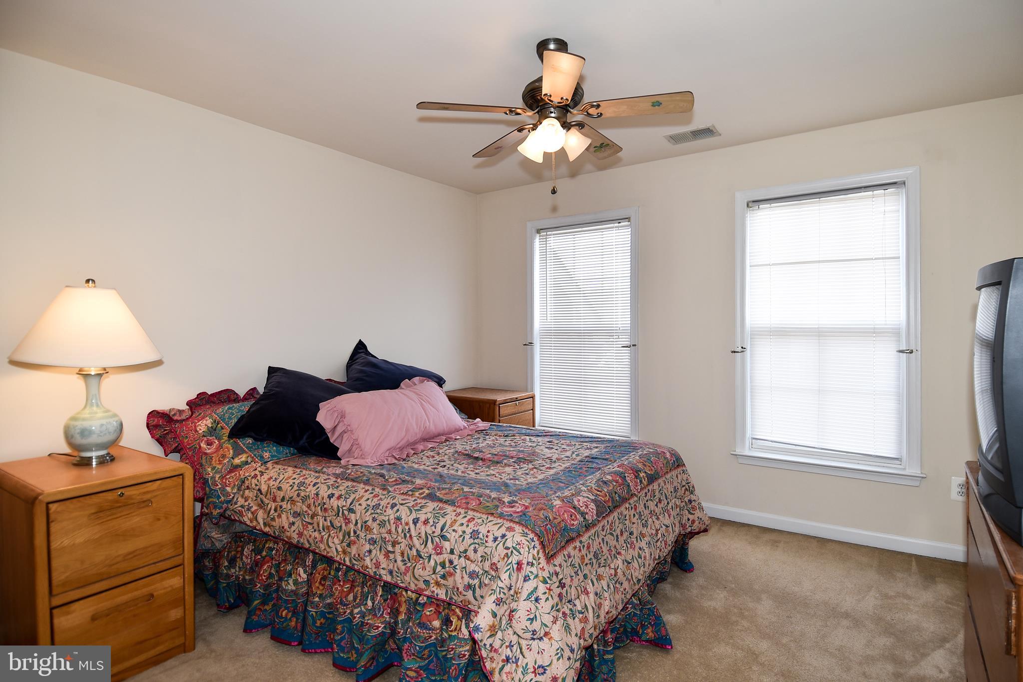 7512 Rio Grande Way Gainesville, VA 20155 - Photo 34 of 41 Gallery Image 34