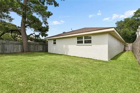 $420,000 | 1304 Houma Boulevard, Metairie, LA 70001