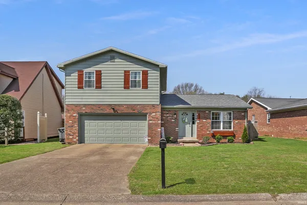 $275,000 | 655 Bonnie View Drive, Evansville, IN 47715
