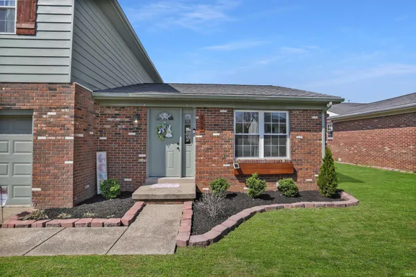$275,000 | 655 Bonnie View Drive, Evansville, IN 47715