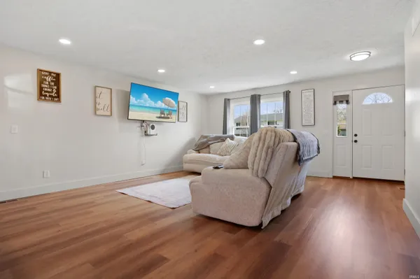 $275,000 | 655 Bonnie View Drive, Evansville, IN 47715