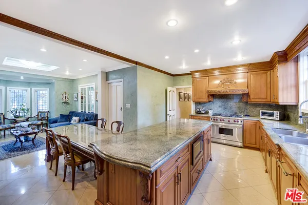 $18,000 | 805 North Bedford Drive, Beverly Hills, CA 90210