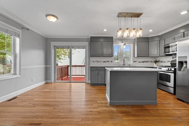 20 Woodlawn Road Randolph, MA 02368 - Photo 6 of 30 Gallery Image 6