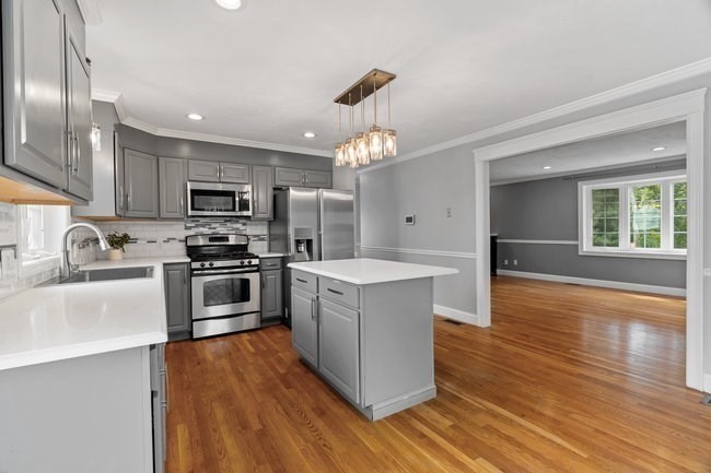 20 Woodlawn Road Randolph, MA 02368 - Photo 8 of 30 Gallery Image 8