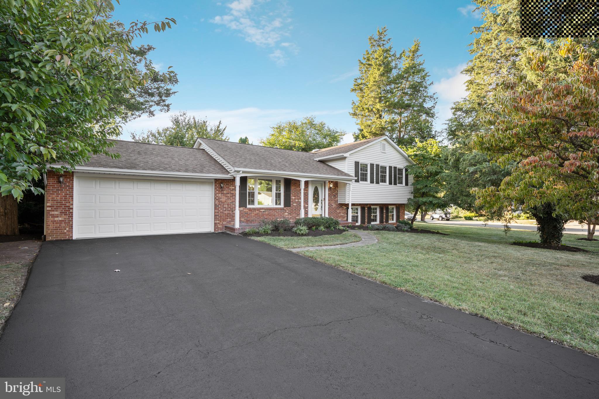8814 Weems Road Manassas, VA 20110 - Photo 2 of 39 Gallery Image 2