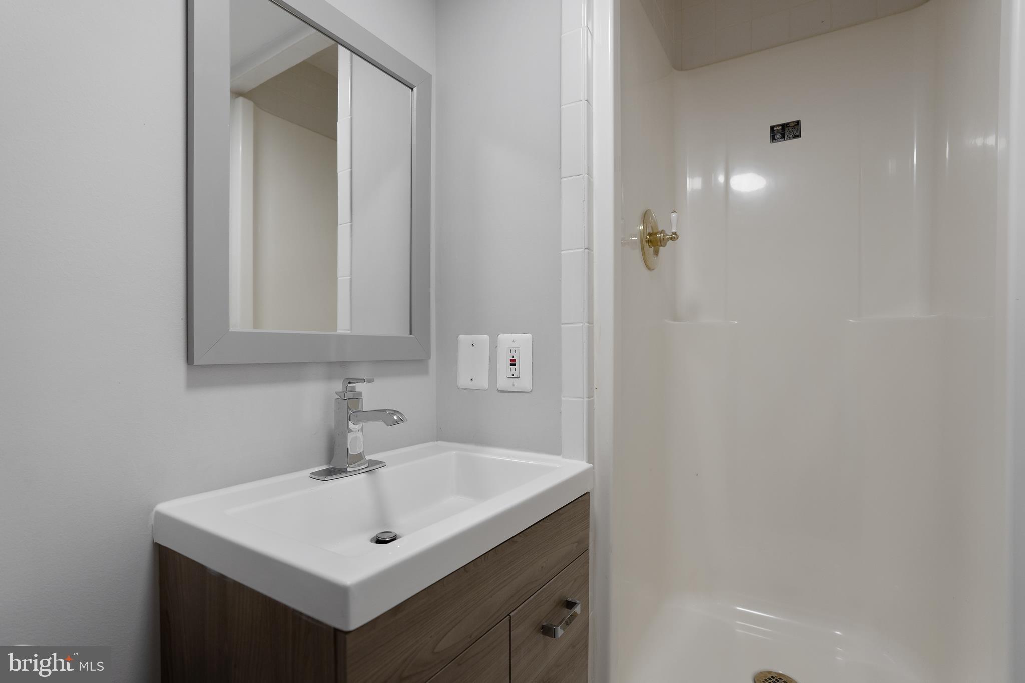 8814 Weems Road Manassas, VA 20110 - Photo 14 of 39 Gallery Image 14