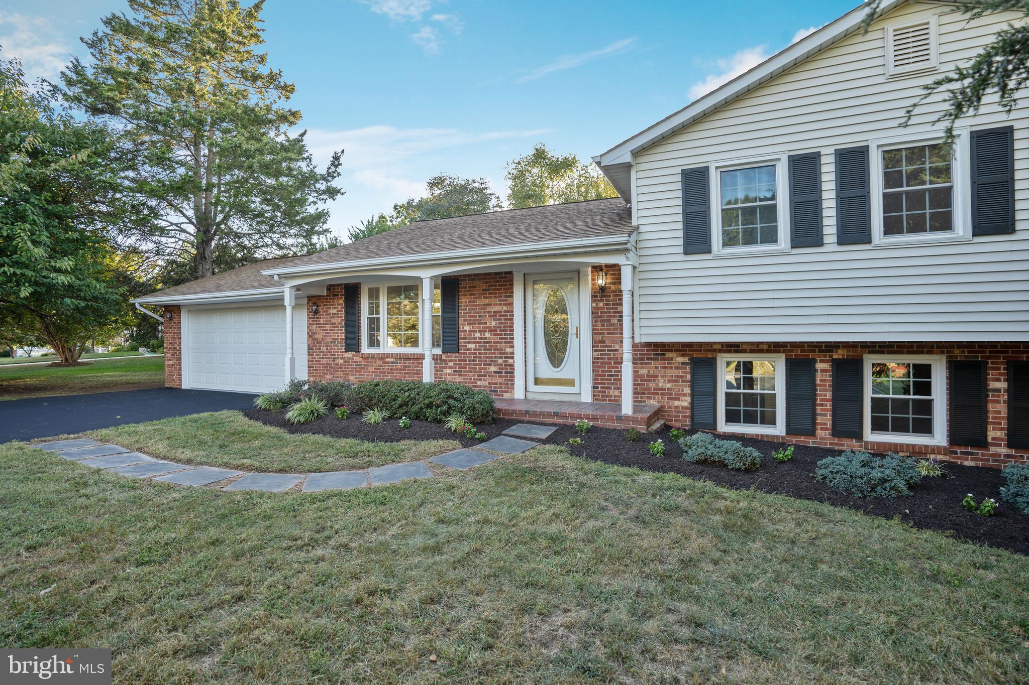 8814 Weems Road Manassas, VA 20110 - Photo 5 of 39 Gallery Image 5