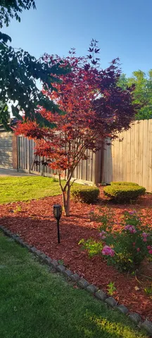 $450,000 | 105 King Lane, Des Plaines, IL 60016