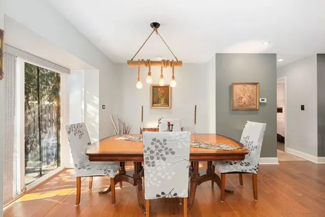 $450,000 | 105 King Lane, Des Plaines, IL 60016