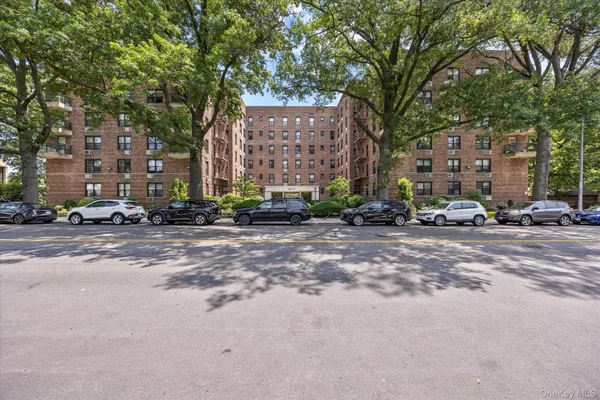 $249,950 | 80-35 Springfield Boulevard, Unit 1M | Oakland Gardens