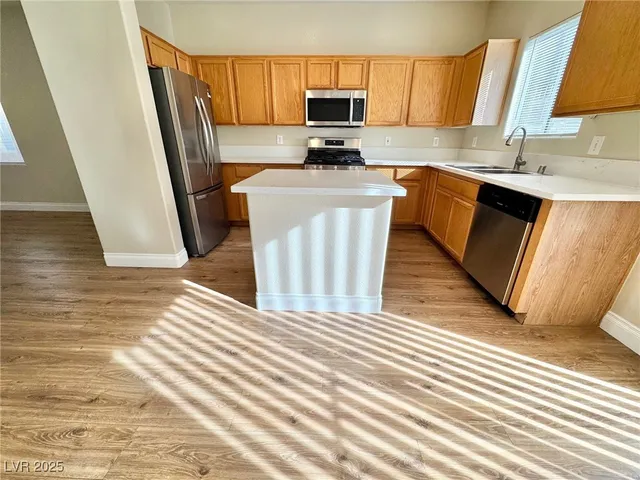 $2,050 | 10992 Scotch Rose Street, Henderson, NV 89052