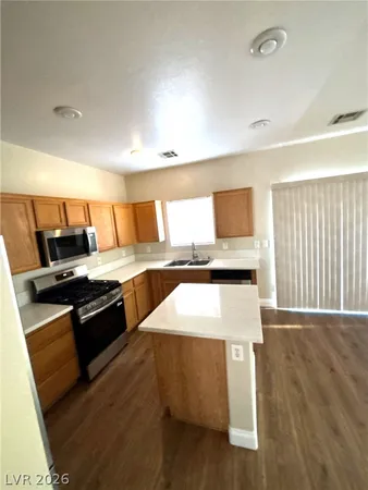 $1,925 | 10992 Scotch Rose Street, Henderson, NV 89052