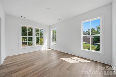 $649,900 | 1147 10th St Lane Northwest, Hickory, NC 28601