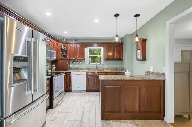 $535,000 | 101 Snow Bird Lane, Graysville, TN 37338