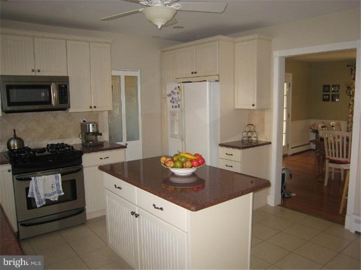 209 West Rose Valley Road Wallingford, PA 19086 - Photo 3 of 19 Kitchen