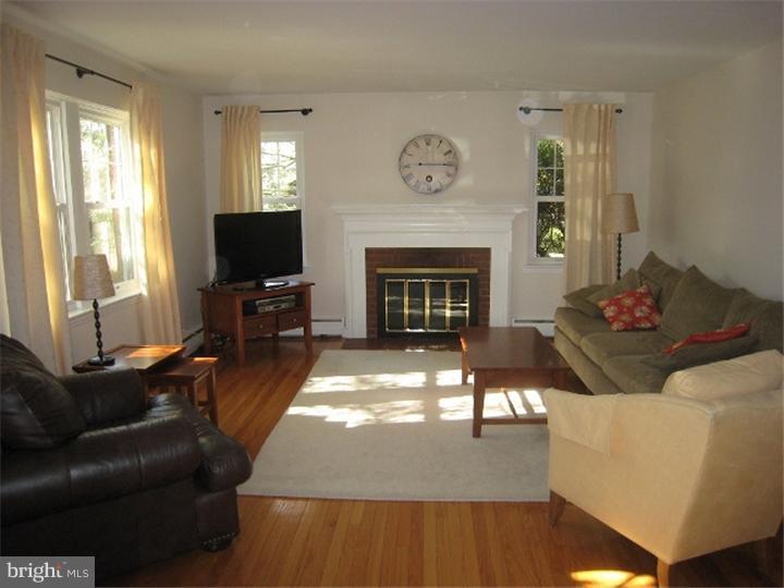 209 West Rose Valley Road Wallingford, PA 19086 - Photo 5 of 19 Living Room