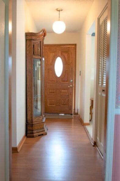 231 Riviera Road Lexington, KY 40509 - Photo 2 of 26 Foyer
