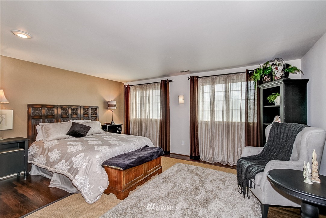 523 Maple Street, Unit 201 Edmonds, WA 98020 - Photo 14 of 22