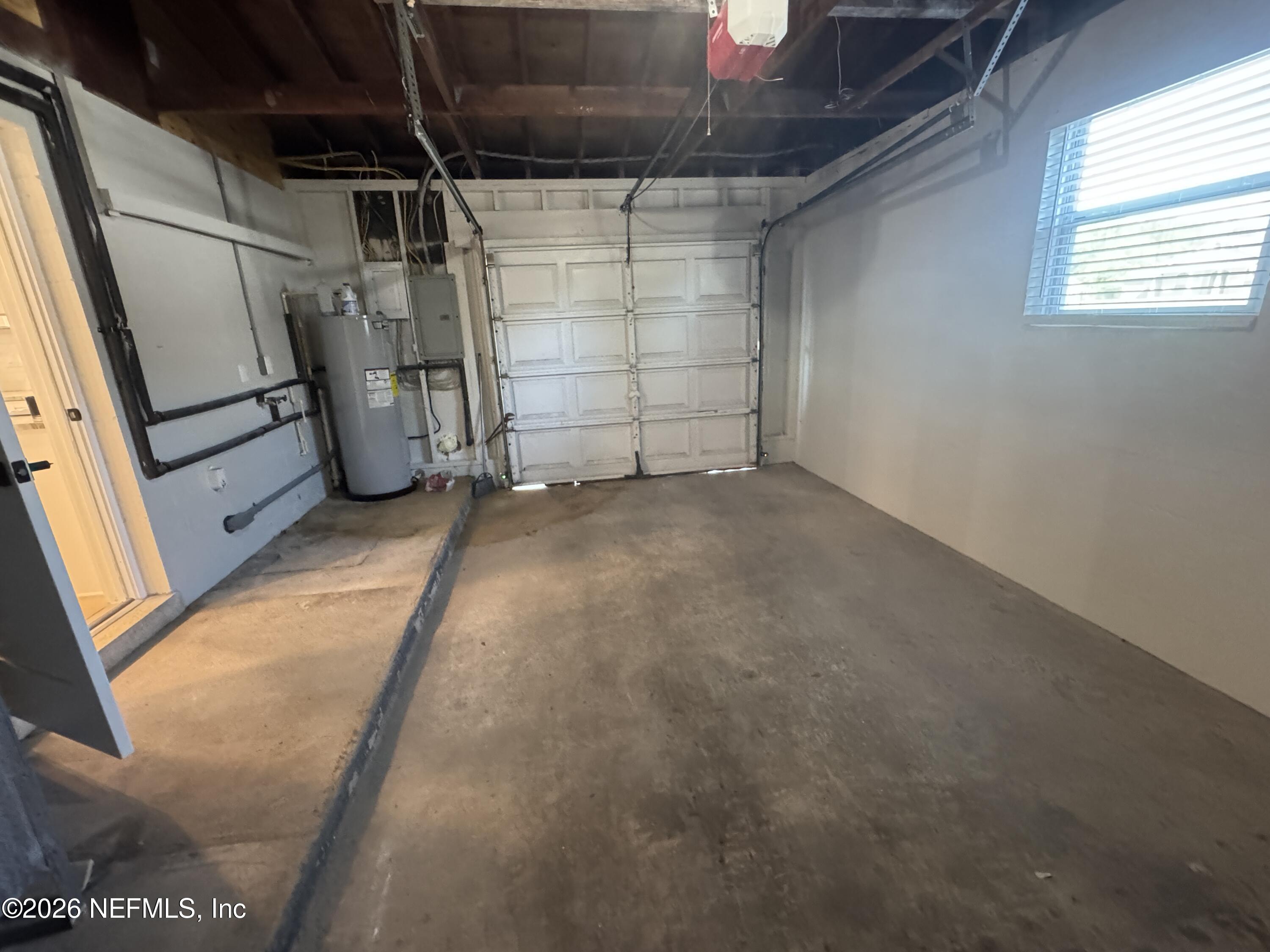 2313 Brest Road Jacksonville, FL 32216 - Photo 27 of 39 Garage