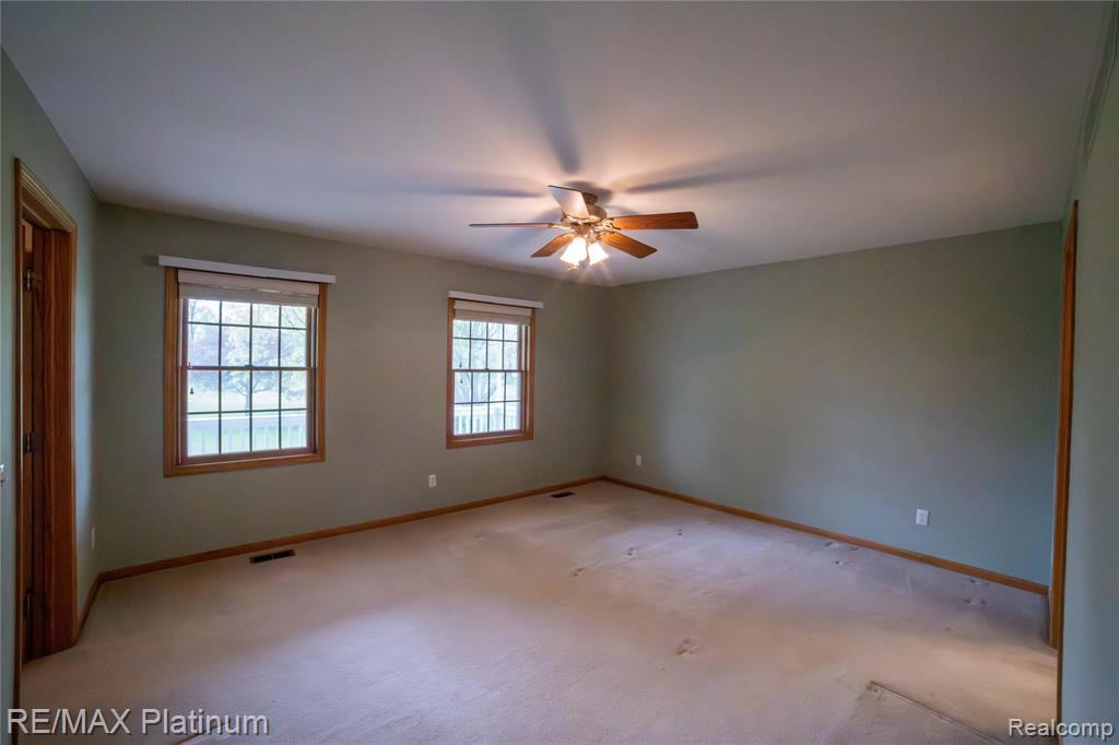 12987 Holtforth Road Fenton, MI 48430 - Photo 11 of 46
