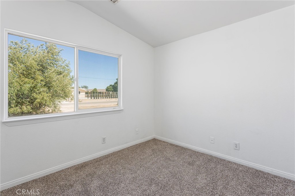20989 S Road Apple Valley, CA 92307 - Photo 17 of 31 Gallery Image 17