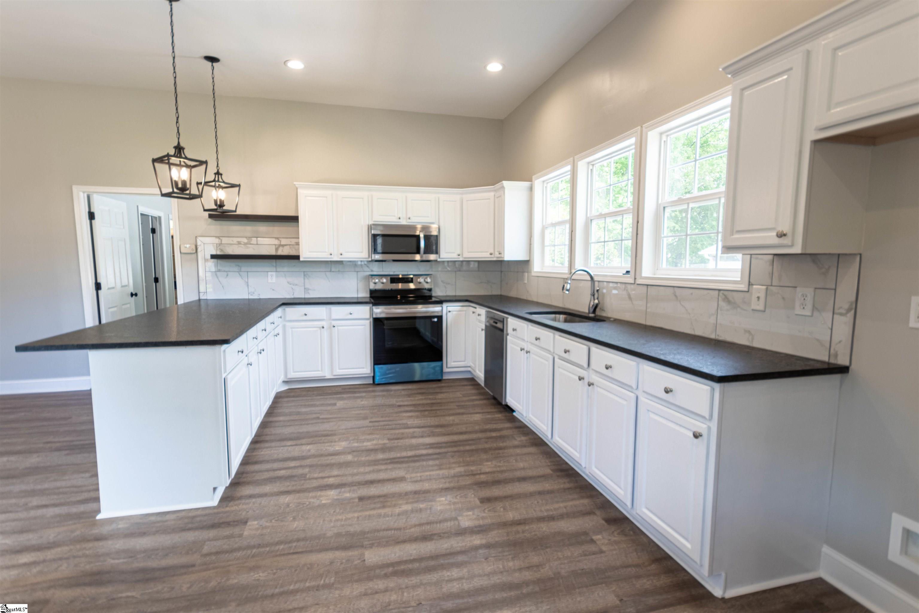 200 Craig Street Fountain Inn, SC 29644 - Photo 7 of 25
