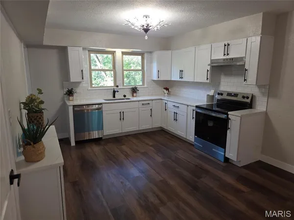 $209,000 | 9915 N Road, Fairview Heights, IL 62208