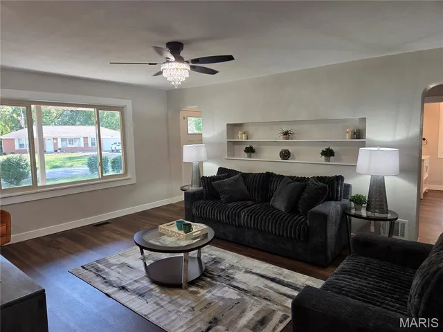 $228,500 | 9915 N Road, Fairview Heights, IL 62208