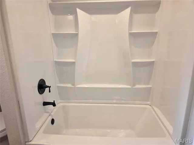 $228,500 | 9915 N Road, Fairview Heights, IL 62208