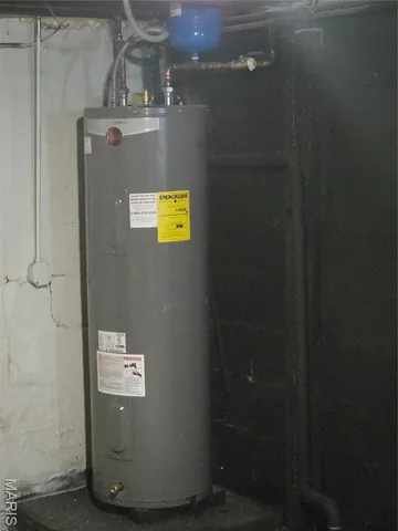 $228,500 | 9915 N Road, Fairview Heights, IL 62208