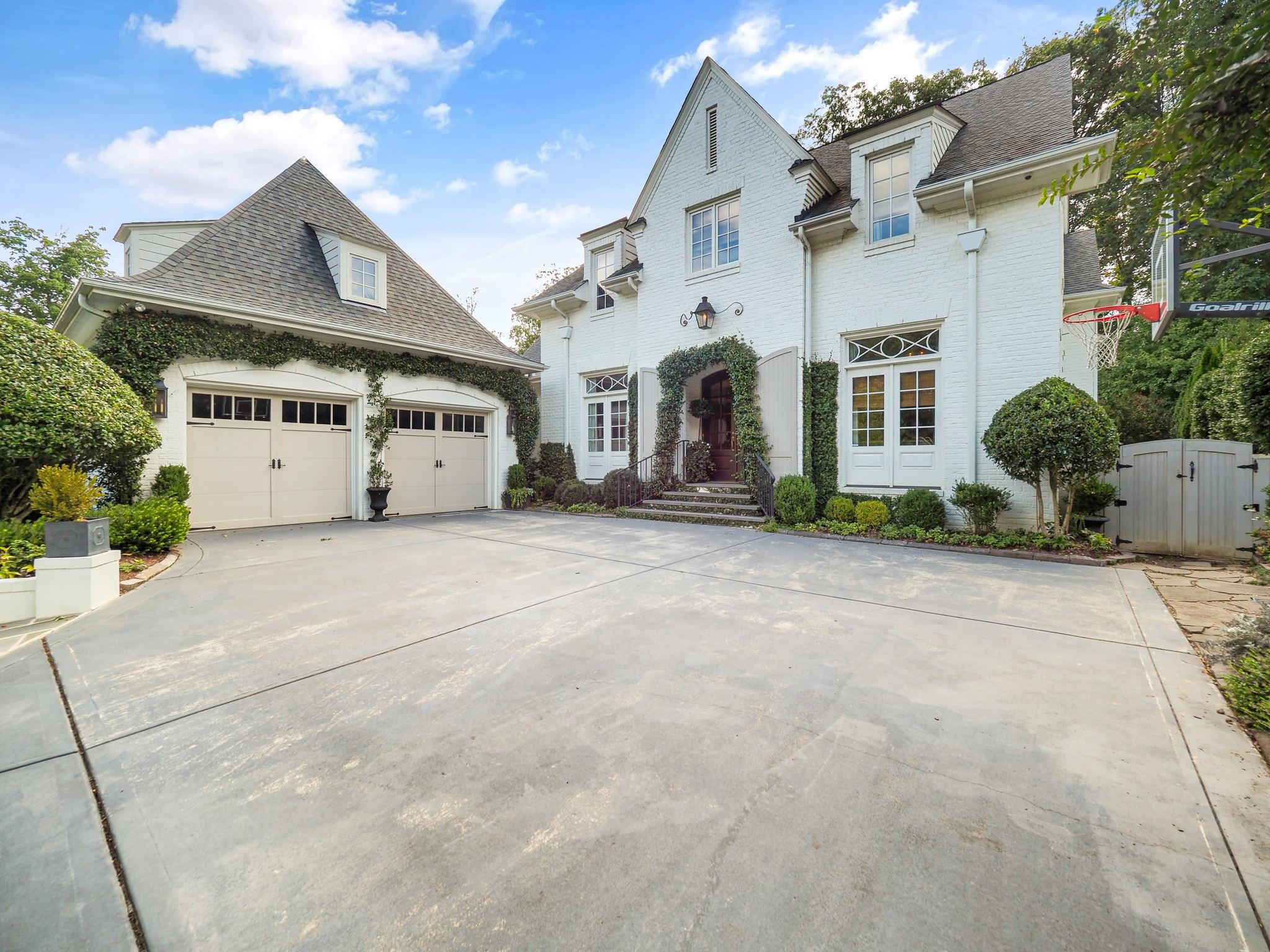 422 Forsyth Street Raleigh, NC 27609 - Photo 3 of 36 Photo 3