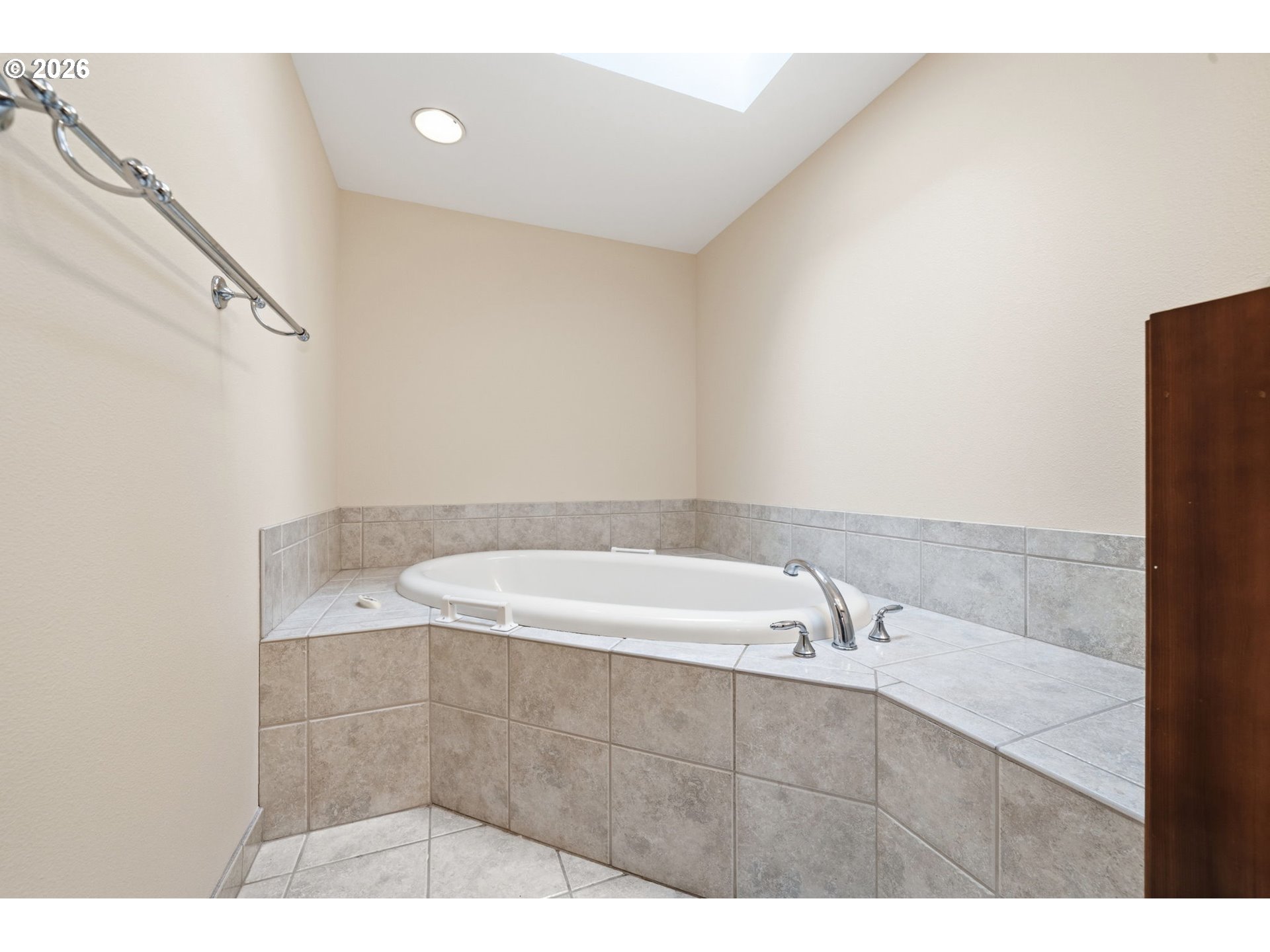 13825 Southwest Weir Road Beaverton, OR 97008 - Photo 19 of 42