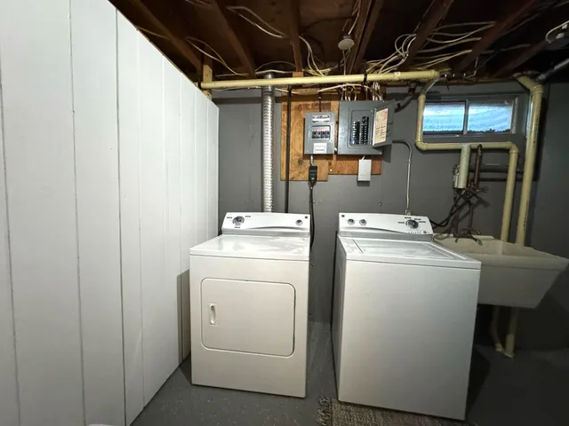 $296,900 | 305 East Crocker Street, Fox Lake, WI 53933