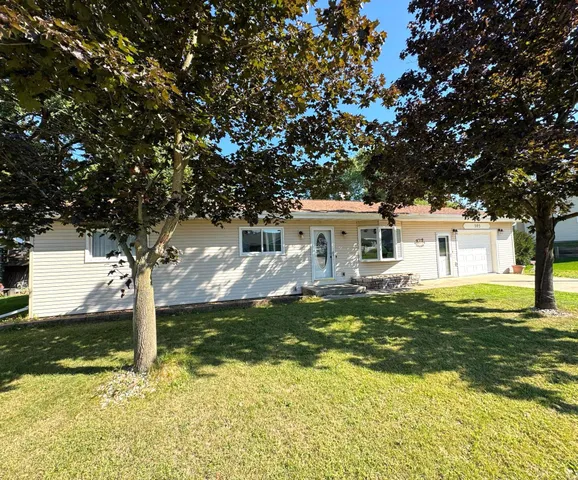 $296,900 | 305 East Crocker Street, Fox Lake, WI 53933