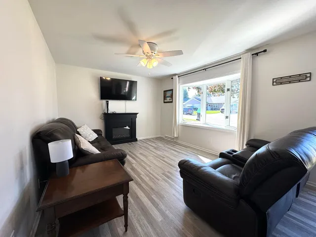 $296,900 | 305 East Crocker Street, Fox Lake, WI 53933