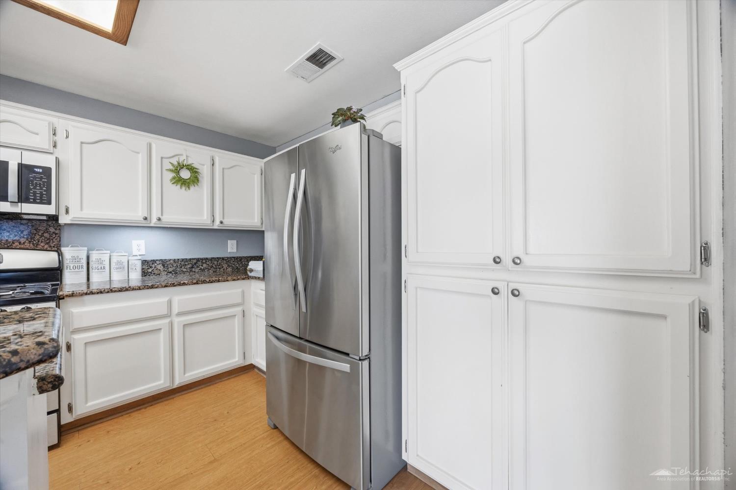 29751 Rolling Oak Drive Tehachapi, CA 93561 - Photo 25 of 64 Gallery Image 25
