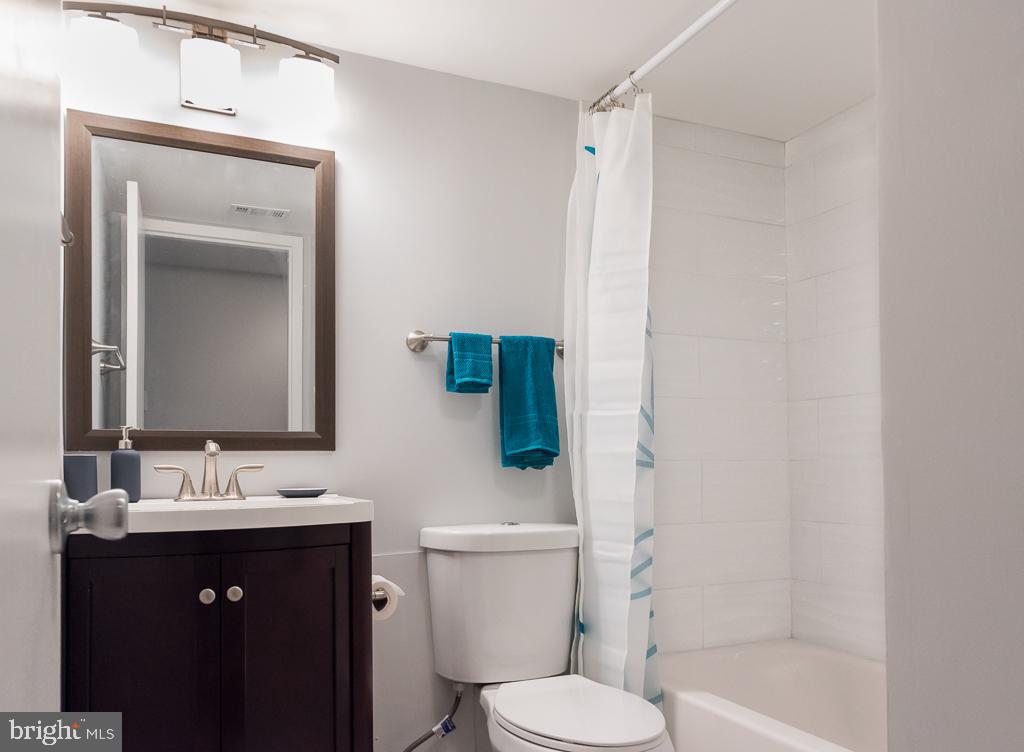 1409 Northgate Square, Unit 1A Reston, VA 20190 - Photo 16 of 19 Bathroom