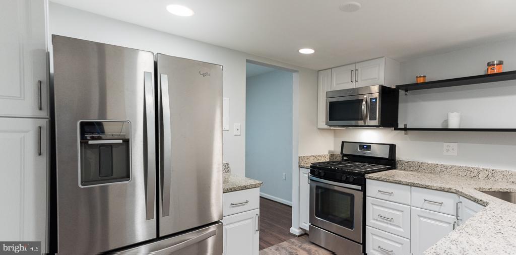 1409 Northgate Square, Unit 1A Reston, VA 20190 - Photo 5 of 19 Kitchen