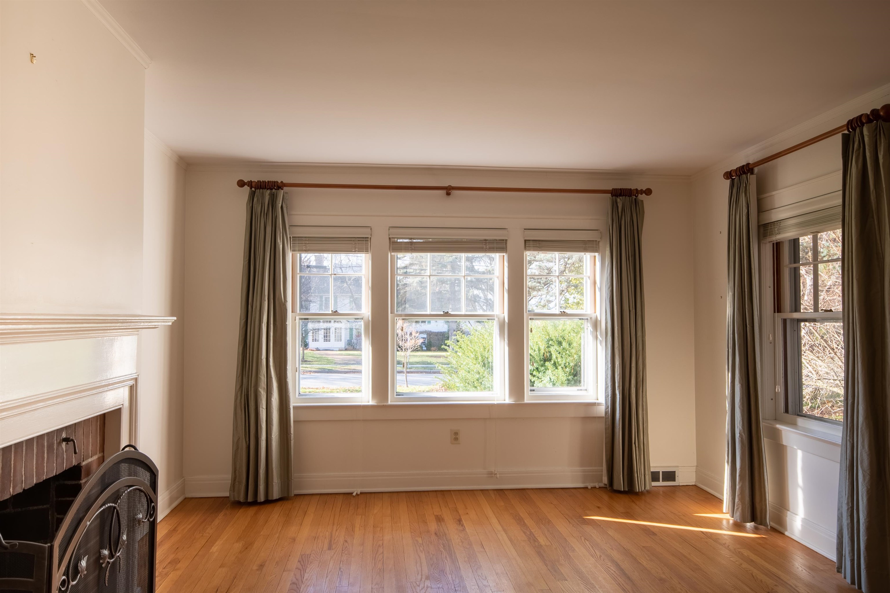 128 Summit Street Burlington, VT 05401 - Photo 4 of 37 Gallery Image 4