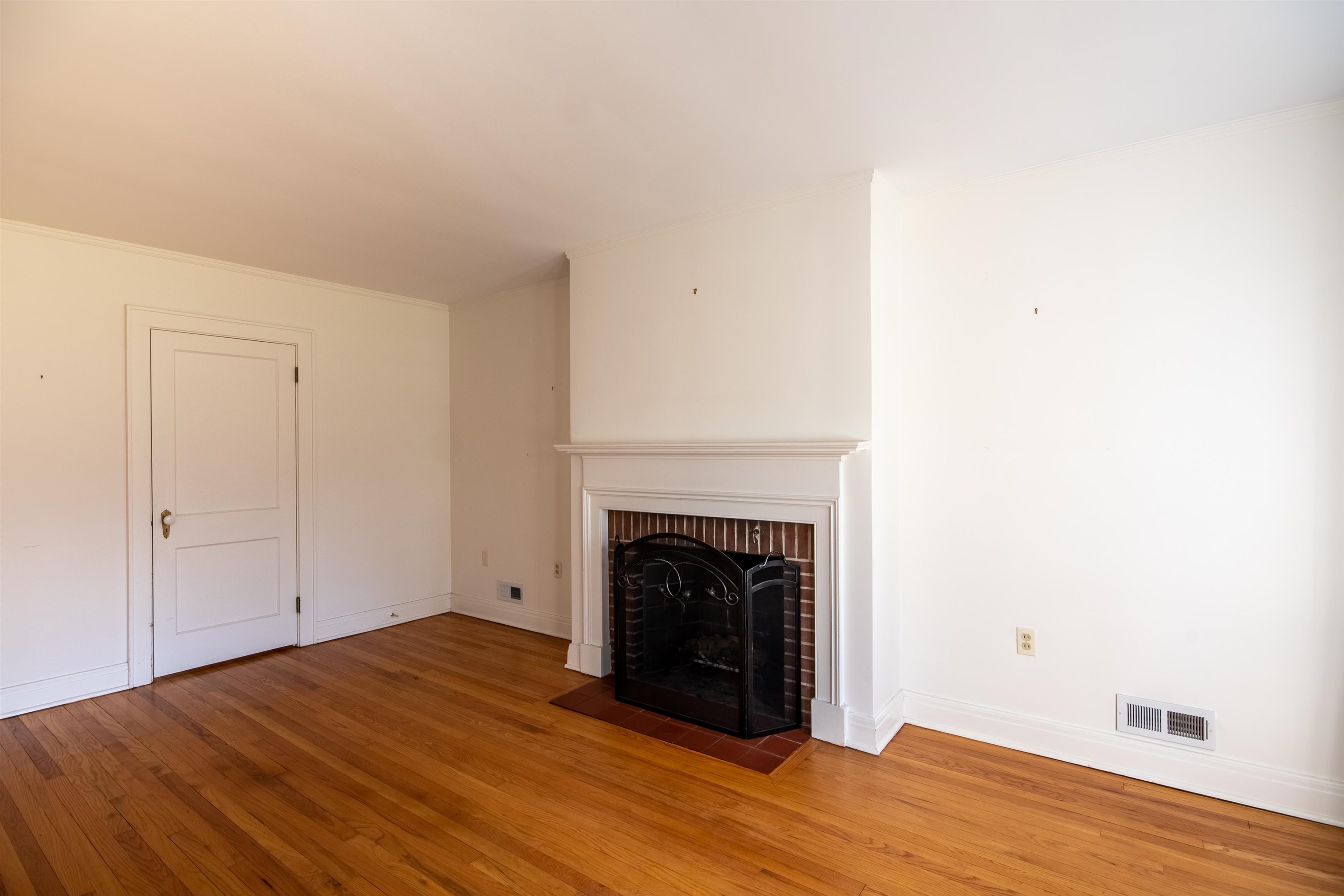 128 Summit Street Burlington, VT 05401 - Photo 5 of 37 Gallery Image 5