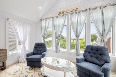 $699,000 | 39 Edwards Avenue, South Kingstown, RI 02879