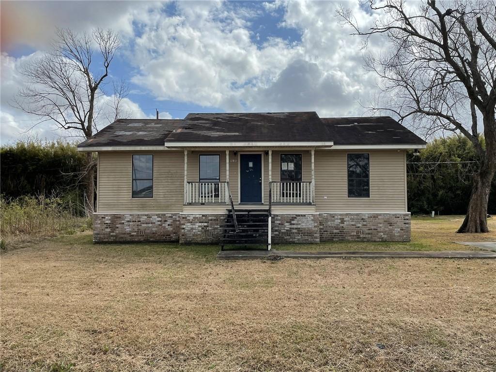 627 Cypress Street Raceland, LA 70394 - Photo 1 of 19