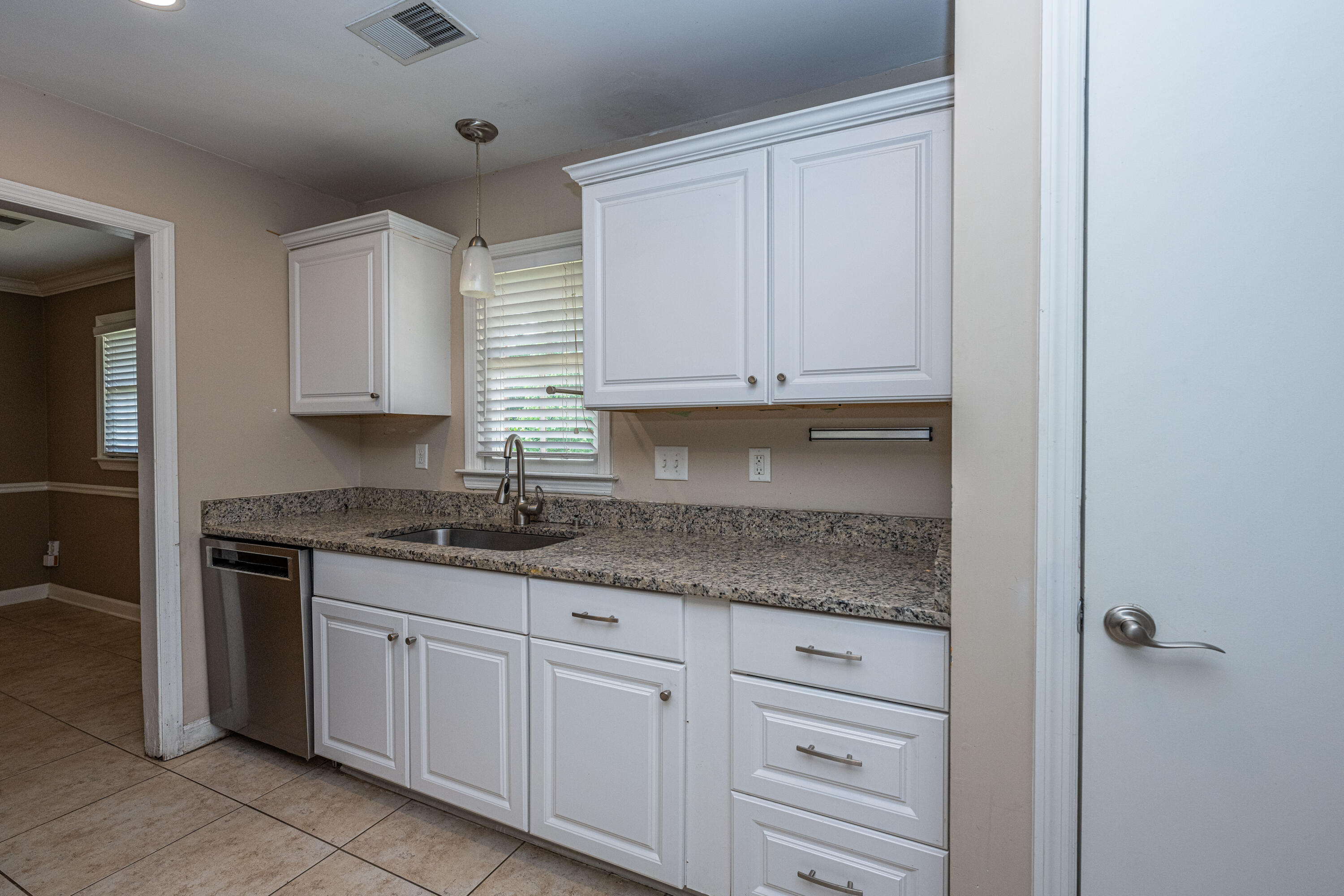 1434 Fort Johnson Road Charleston, SC 29412 - Photo 10 of 28 1434FortJohnsonRd14