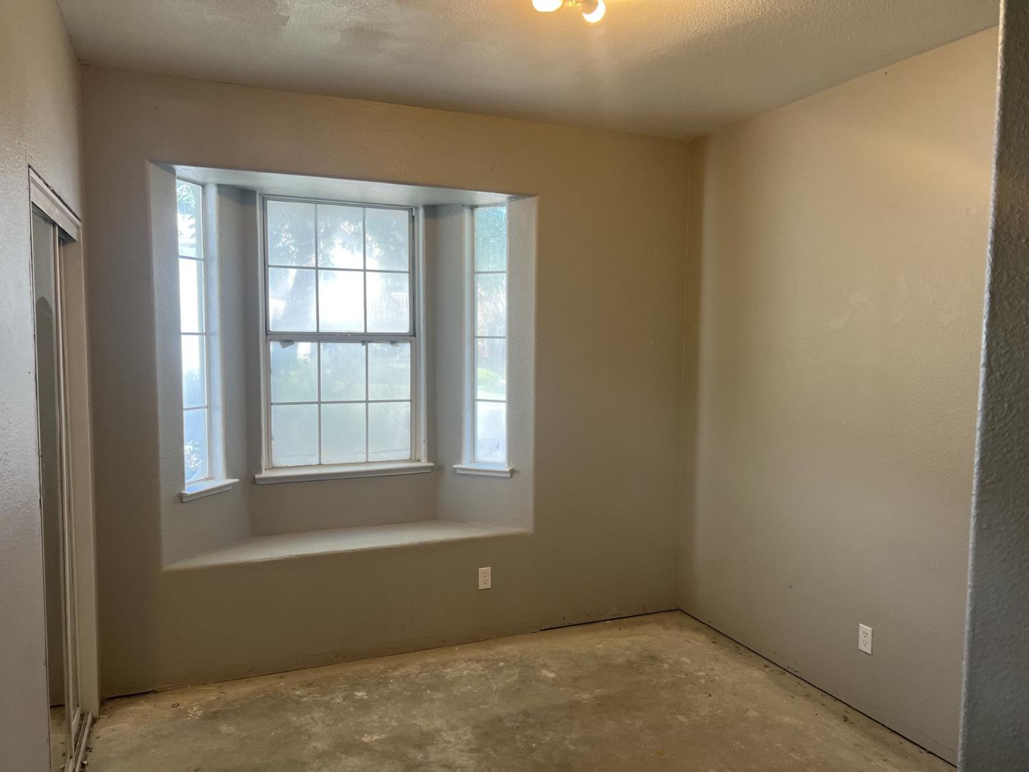 5845 West Decatur Avenue Fresno, CA 93722 - Photo 8 of 13 Gallery Image 8